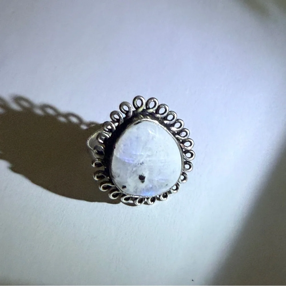 New 925 Sterling Silver Blue Flash Moonstone Uncommon Artisan Uncommon Ring